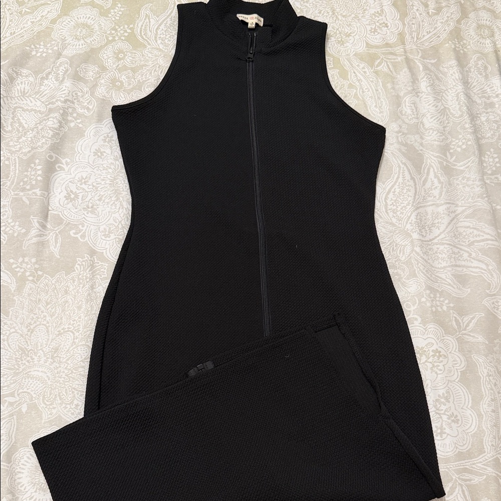 Sleeveless Black midi dress